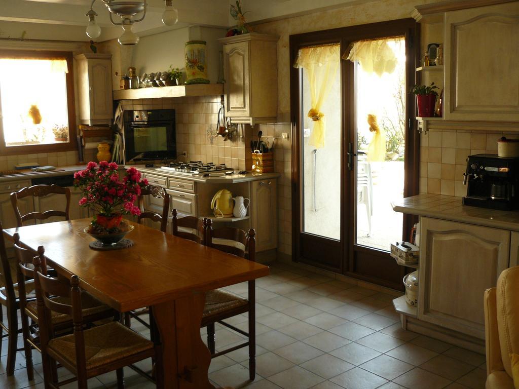 Bed and Breakfast Les Galets D'Evelyne Etoile-sur-Rhone Екстер'єр фото